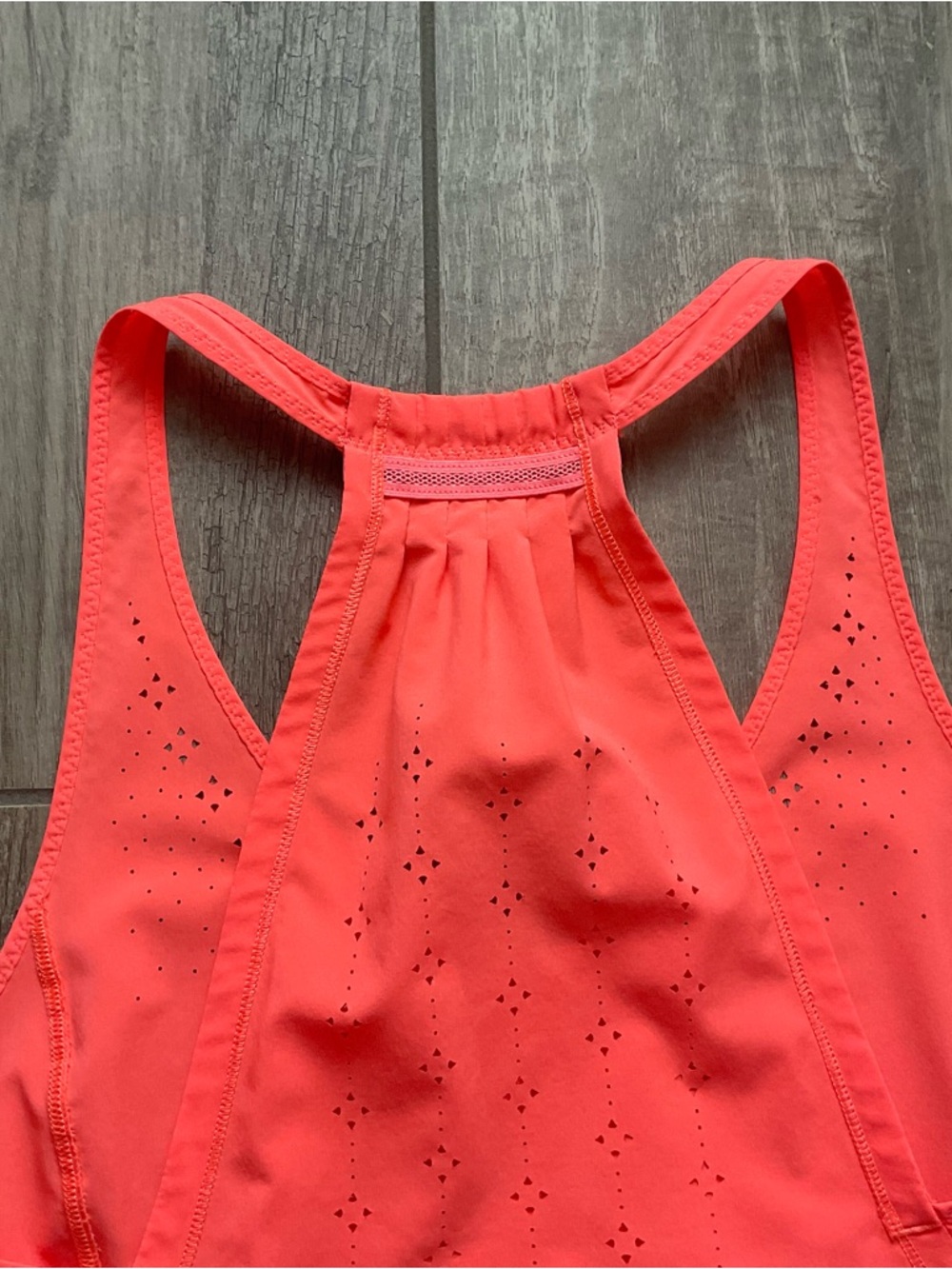 Lululemon In A Flash Singlet - Picture 7 of 9